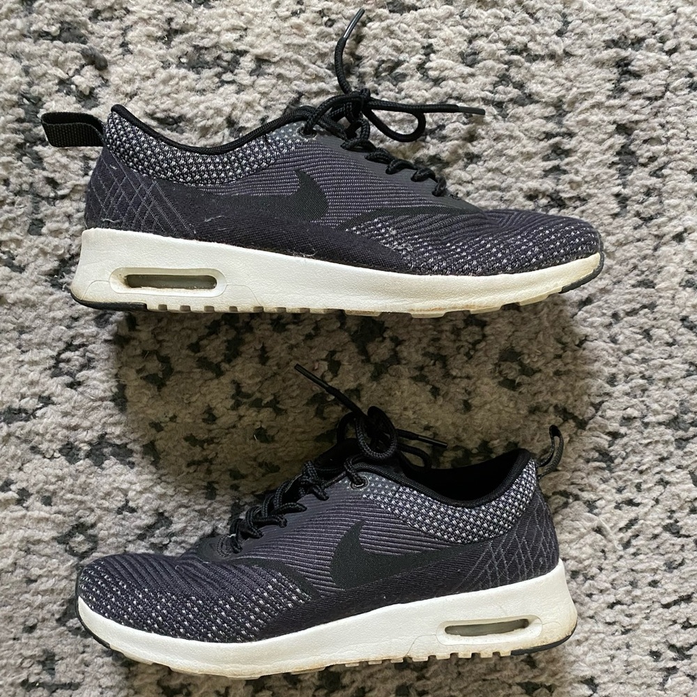 Women’s Nike Shoes Size 6.5